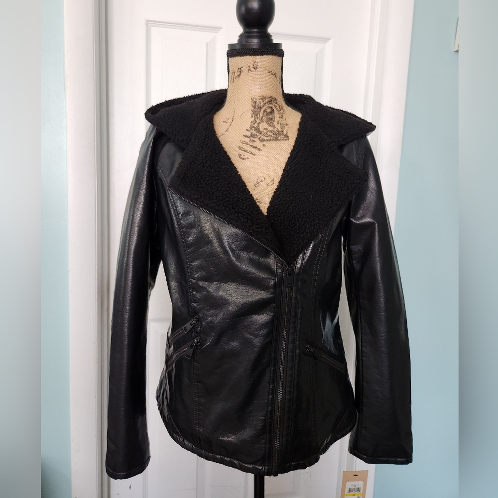 NWT Levi’s Faux Leather Sherpa Moto Jacket Black Asymmetrical Zip Size M